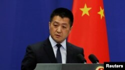 2018年4月23日，中國外交部新聞發言人陸慷在北京的記者會上發表講話。