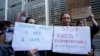 Manifestation contre l'intention du gouvernement britannique de réorienter des demandeurs d'asile vers le Rwanda, à Londres, le 13 juin 2022. 