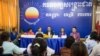 រូបឯកសារ៖ ក្រុម​ស្រ្តី​​ដែលជា​ក្រុម​ប្រឹក្សា​ឃុំ​នៃ​គណបក្ស​សង្រ្គោះជាតិ​មកពី​ខេត្ត​នានា​​ចូលរួមរួម​សិក្ខាសាលា​ចលនា​ស្រ្តី​នៅ​ទី​ស្នាក់ការ​បក្ស​សង្រ្គោះជាតិ​ នៅ​រាជធានី​ភ្នំពេញ នៅថ្ងៃ​ពុធ ទី​១០ ខែ​សីហា ឆ្នាំ​២០១៦។ (ឡេង ឡែន/VOA)