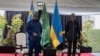 Les président congolais Félix Tshisekedi (D) Rwandais, Paul Kagame (G) à Rubavu, Rwanda, le 25 juin 2021.