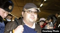 金正男2007年2月在北京機場（日本共同社）