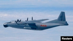 中國空軍運-8運輸機。