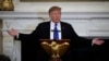 លោក Trump ពន្យារពេល​យក​ពន្ធ​គយ​ថ្មី​លើ​ទំនិញ​ចិន ក្រោយ​មាន​ការ​វិវឌ្ឍ​រឿង​ចរចា​ពាណិជ្ជកម្ម