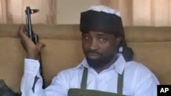 Imam Abubakar Shekau, chef du groupe jihadiste nigérian Boko Haram, extrait d'une vidéo diffusée sur la Toile, le 9 juillet 2012.