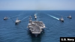 Le porte-avions USS Carl Vinson