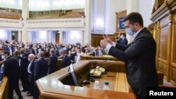Президент Володимир Зеленський на засіданні Верховної Ради, 31 березня 2020 (REUTERS/Stringer)