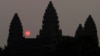 រូបឯកសារ៖ ទិដ្ឋភាពប្រាសាទអង្គរវត្តនាពេលថ្ងៃរះ នៅខេត្តសៀមរាប កាលពីថ្ងៃទី ៧ ខែកក្កដា ឆ្នាំ ២០១៦។