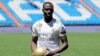 Ferland Mendy lors de sa présentation au Santiago Bernabeu, Espagne, le 19 juin 2019.