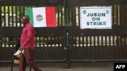 En février dernier, des milliers de Nigérians s'étaient mobilisés contre la hausse du coût de la vie à l'appel des syndicats.