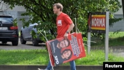 Drezdenci protestiraju za demokratiju, protiv nasilja nakon napada na njemačkog europarlamentarca