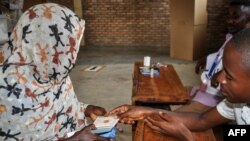 En images : référendum au Burundi 