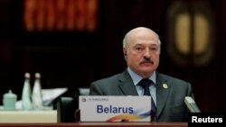 Державні ЗМІ у Білорусі повідомили, що білоруський керівник Олександр Лукашенко особисто наказав посадити авіалайнер компанії Ryanair у Мінську
