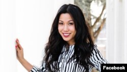 រូបឯកសារ៖ អ្នកនាង Elizabeth Heng ដែលជាសហគ្រិន​និង​ជា​នាយិកា​ប្រតិបត្តិ​នៃ​ក្រុមហ៊ុន​អ៊ីនធឺណិតមួយ បាន​ប្រកាសកាលពី​សប្តាហ៍មុនថា អ្នកនាង​នឹង​ចូល​ប្រកួត​ប្រជែង​ក្នុង​ការបោះឆ្នោត​នៅអាមេរិក​នៅ​ឆ្នាំ២០២២ ខាងមុខ ដើម្បី​ដណ្តើម​អសនៈ​សភា​អាមេរិក​ជា​លើកទី២។ (រូបថតពី​ហ្វេសប៊ុក Elizabeth Heng)