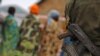 Femmes et enfants fuient les exactions en Ituri