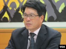 台灣民意基金會董事長游盈隆(美國之音張永泰拍攝)