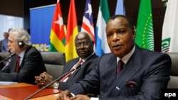 Le président Denis Sassou Nguesso du Congo assiste à la conférence internationale sur le virus Ebola au Palais d'Egmont à Bruxelles, Belgique, 03 mars 2015. epa/ JULIEN WARNAND