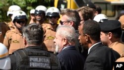 Lula à chegada do tribunal em Curitiba