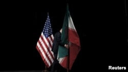Puissance chiite, l'Iran soutient politiquement, financièrement et militairement les gouvernements irakien et syrien aux prises avec l'EI.