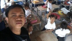 បទ​សម្ភាសន៍ VOA៖ យុវជន​កម្ពុជា​ម្នាក់​ត្រឡប់​ទៅ​ពង្រឹង​ការ​អប់រំ​នៅ​ក្នុង​សហគមន៍​របស់​ខ្លួន