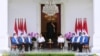 Presiden Jokowi didampingi Wapres Ma’ruf Amin, saat memperkenalkan enam Menteri baru di Kabinet Indonesia Maju, di Istana Negara, Jakarta, Selasa (22/12). (Biro Setpres)