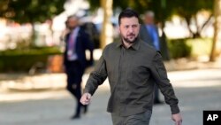 Президент України Володимир Зеленський під час зустрічі Європейської політичної спільноти, Гранада, Іспанія, 5 жовтня 2023. AP Photo/Manu Fernandez