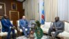 Mwendesha mashtaka wa ICC Karim Khan akiwa na Rais wa DRC Felix Tshisekedi, mjini Kinshasa, Februari 25, 2025. 
