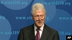 L'ancien président Bill Clinton à la conférence de Vienne.