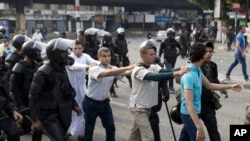 Des partisans de Mohamed Morsi détenus lors des émeutes du 6 octobre 2013 au Caire
