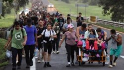 Avanza una nueva caravana de migrantes por México
