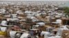 Des huttes et des hangars du camp de personnes déplacées à Gamboru / Ngala à Borno, au Nigéria, le 27 avril 2017.