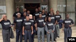 Deputados abandonam o parlamento