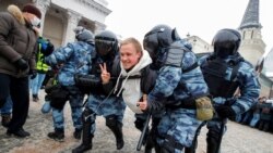 La police russe a procédé à plus de 4.800 interpellations