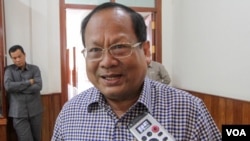លោក​ខៀវ សុភ័គ អ្នកនាំពាក្យ​ក្រសួង​មហាផ្ទៃ​ថ្លែង​ប្រាប់​អ្នកសារព័ត៌មាន​នៅ​ថ្ងៃ​ព្រហស្បត៌៍ ទី​១១ ខែ​សីហា ឆ្នាំ​២០១៦​ នៅ​រាជធានី​ភ្នំពេញ​។(ឡេង ឡែន/VOA)
