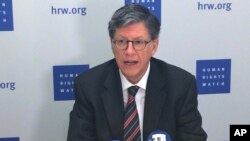José Miguel Vivanco, director para las Américas de Human Rights Watch, habla durante una conferencia de prensa en Washington, el martes 18 de abril de 2017.
