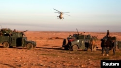 Les forces irakiennes s'avancent sur Mossoul, en Irak le 19 février 2017.