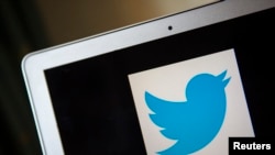 Le logo de Twitter à Ventura, Californie, le 21 décembre 2013.