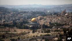 Vue générale du dôme du Rocher à Jérusalem-Est, où s'élève également la mosquée al-Aqsa, le 9 septembre 2013
