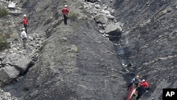 Le site de la catastrophe dans les environs de Seyne-les-Alpes, en France (AP Photo/Laurent Cipriani)