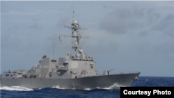 美軍杜威號軍艦2014年10月10日在太平洋巡航（美國海軍照片）