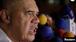Jesús Torrealba, secretario ejecutivo de la Mesa de la Unidad Democrática, objeta que las autoridades tengan tanta reticencia a la presencia de organismo internacionales para observar las elecciones legislativas de diciembre.