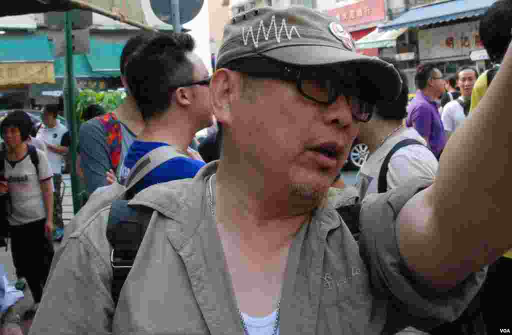 上水居民陳先生表示,當局在遊行前作出相應措施令水貨客減少