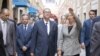 La directrice du FMI Christine Lagarde avec l'ancien Premier ministre tunisien Habib Essid, à Tunis, le 8 septembre 2015.