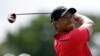 Le golfeur Tiger Woods fait la pause