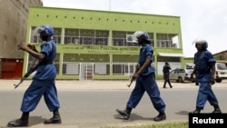 Patrouille de police à Bujumbura, Apr. 26, 2015. 