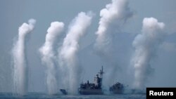 台灣諾克斯級巡航艦參加宜蘭海軍基地附近舉行的軍演。（2018年4月13日） 