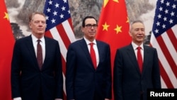 美國財政部長姆努欽、貿易代表萊特希澤與中國副總理 劉鶴在會談前的合影（2019年5月1日）
