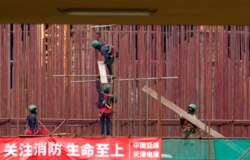 資料照片:中國山東玲瓏輪胎公司在塞爾維亞茲雷尼亞寧的工廠建築工地.。 (2021年11月18日)