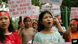 တရုတ်လုပ်သားတွေ မြစ်ဆုံက ထွက်ခွာ