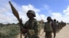 Des soldats burundais de l'AMISOM patrouillent dans la banlieue de Mogadiscio, en Somalie, le 22 mai 2012.