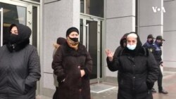 Müharibədə həlak olanların yaxınları Milli Məclisin qarşısında etiraz aksiyası keçirib